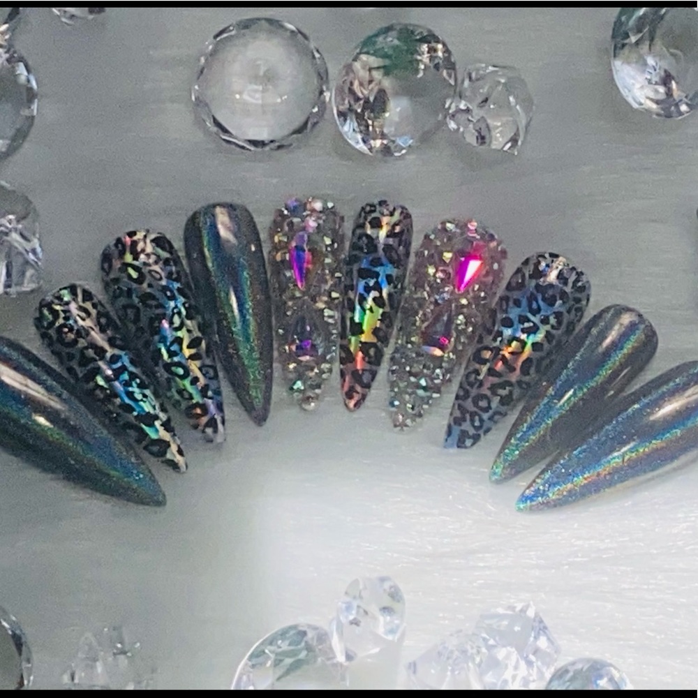 Futuristic||Press-on Nail Set